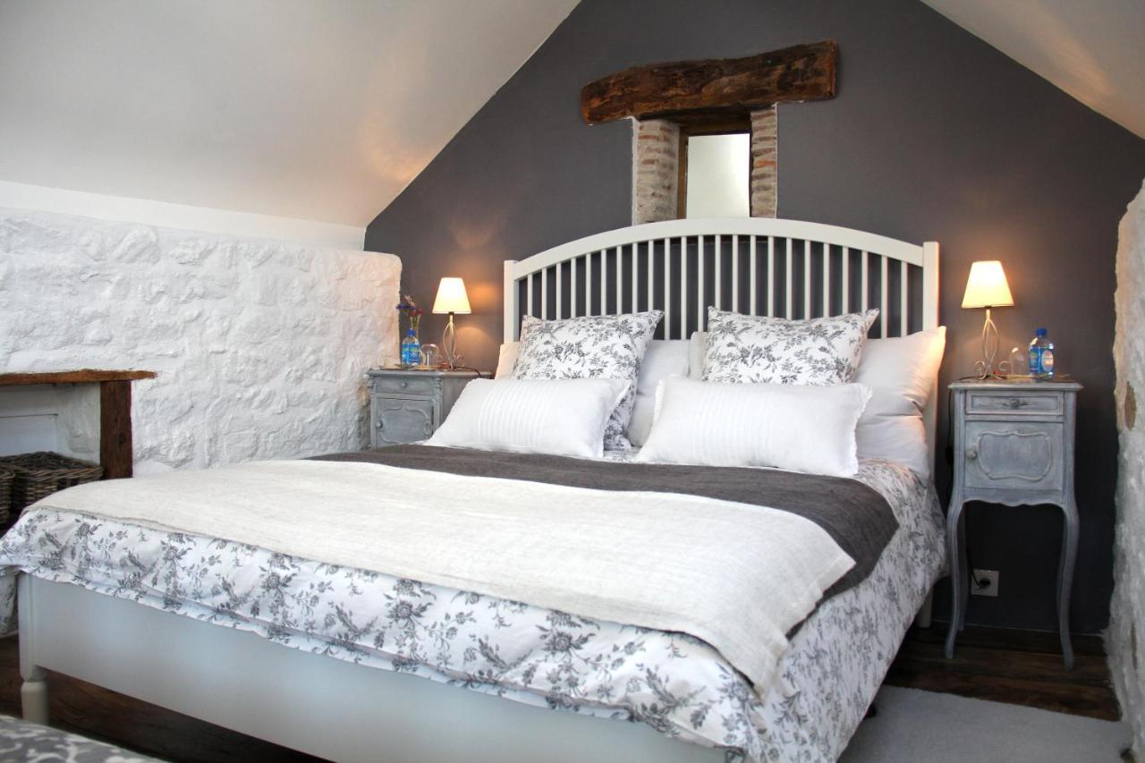 La Belle Ame Bed and Breakfast Saint-Priest-des-Champs Rum bild