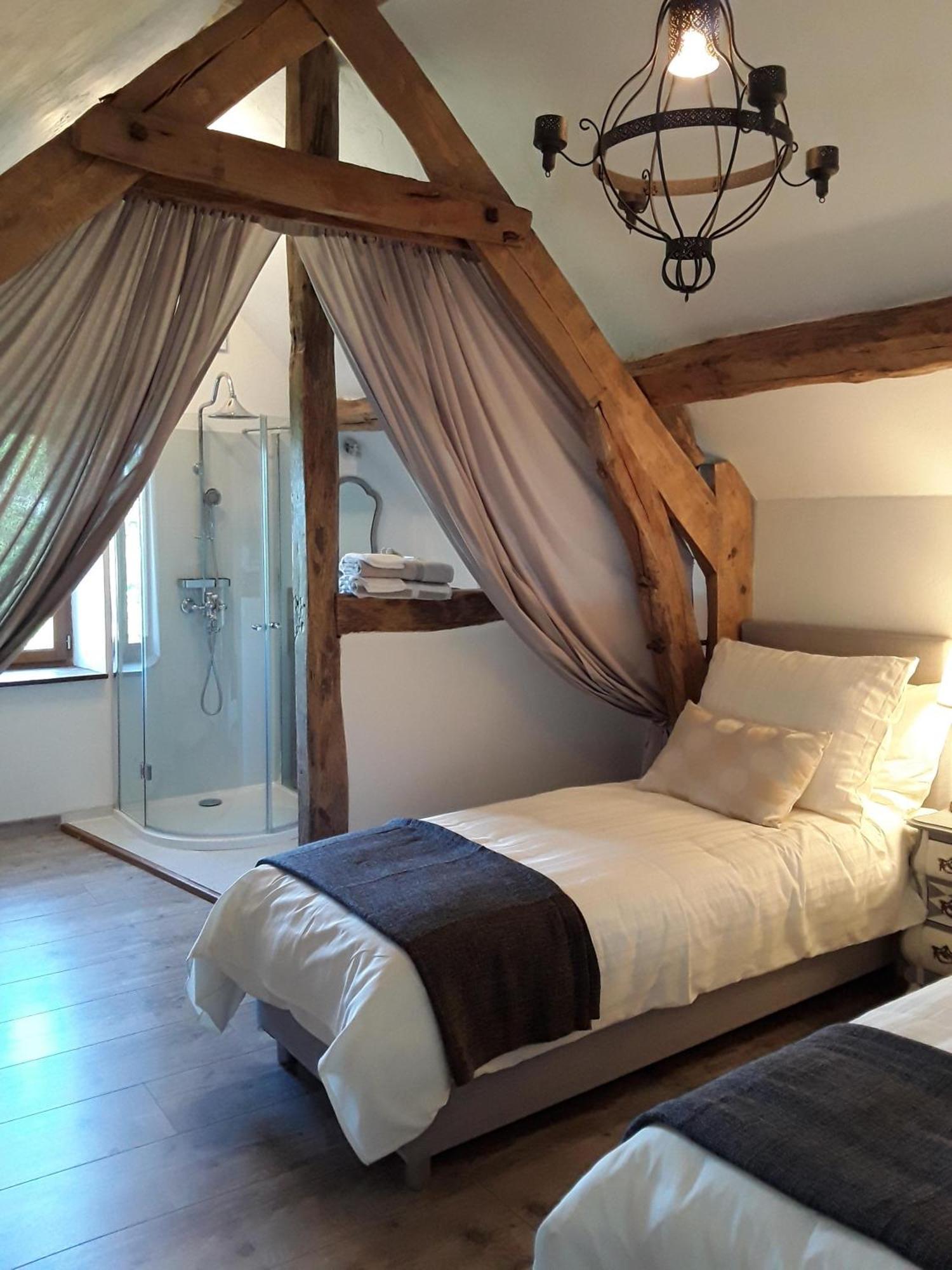 La Belle Ame Bed and Breakfast Saint-Priest-des-Champs Rum bild