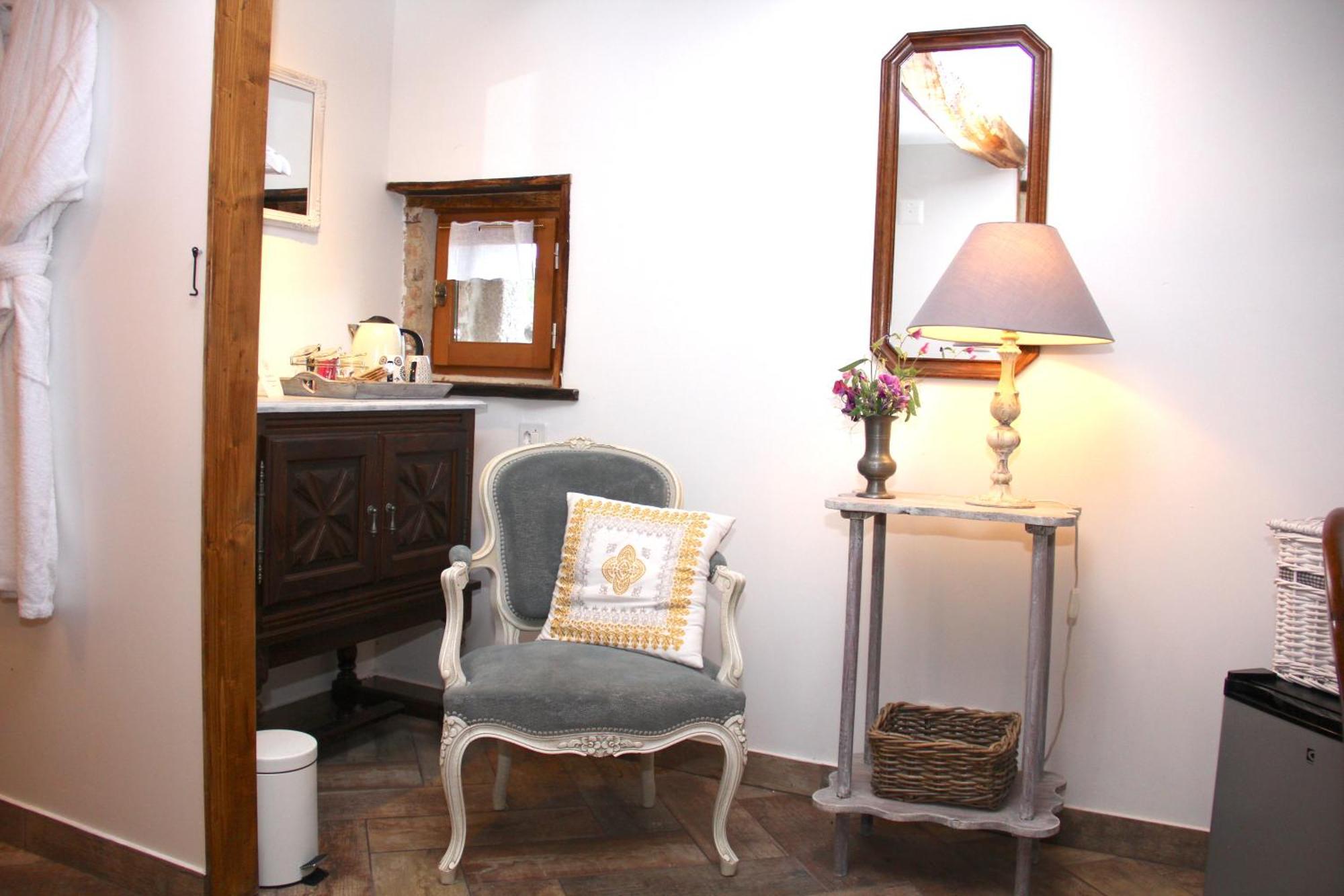 La Belle Ame Bed and Breakfast Saint-Priest-des-Champs Rum bild