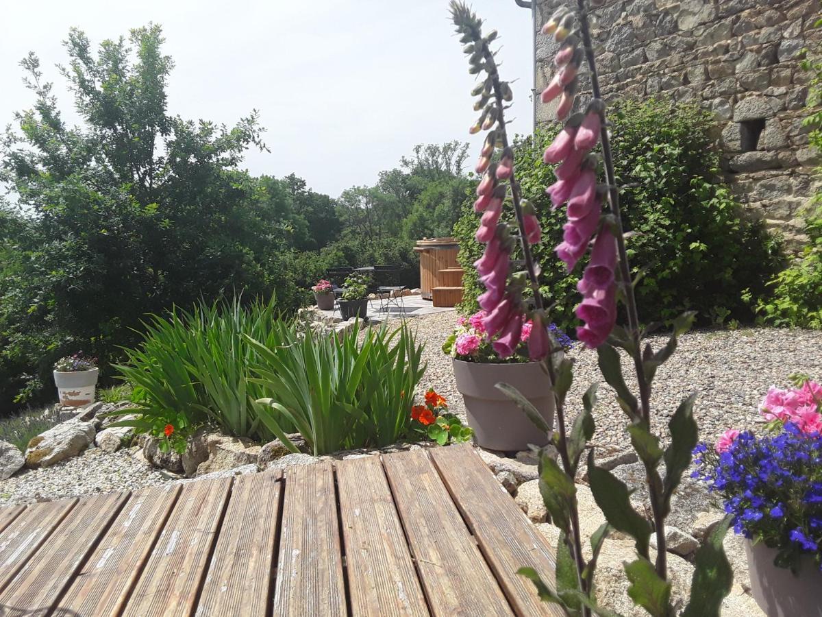 La Belle Ame Bed and Breakfast Saint-Priest-des-Champs Exteriör bild