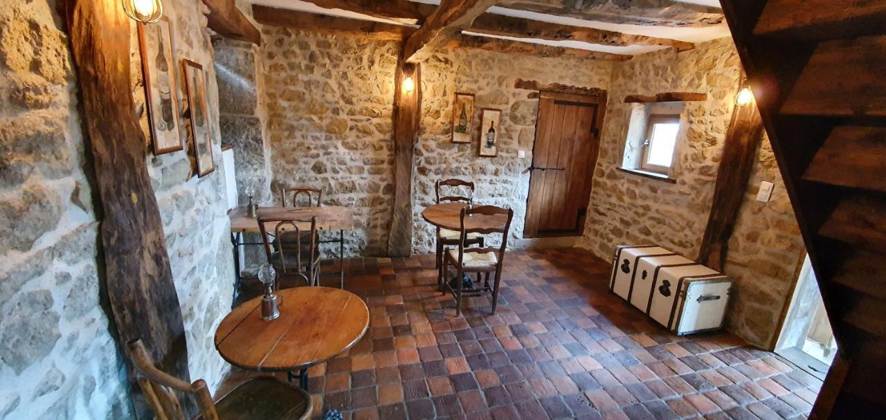 La Belle Ame Bed and Breakfast Saint-Priest-des-Champs Exteriör bild